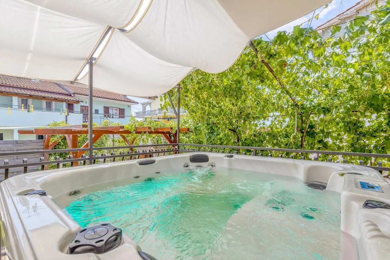 Wellness Apartment Porec 0*,